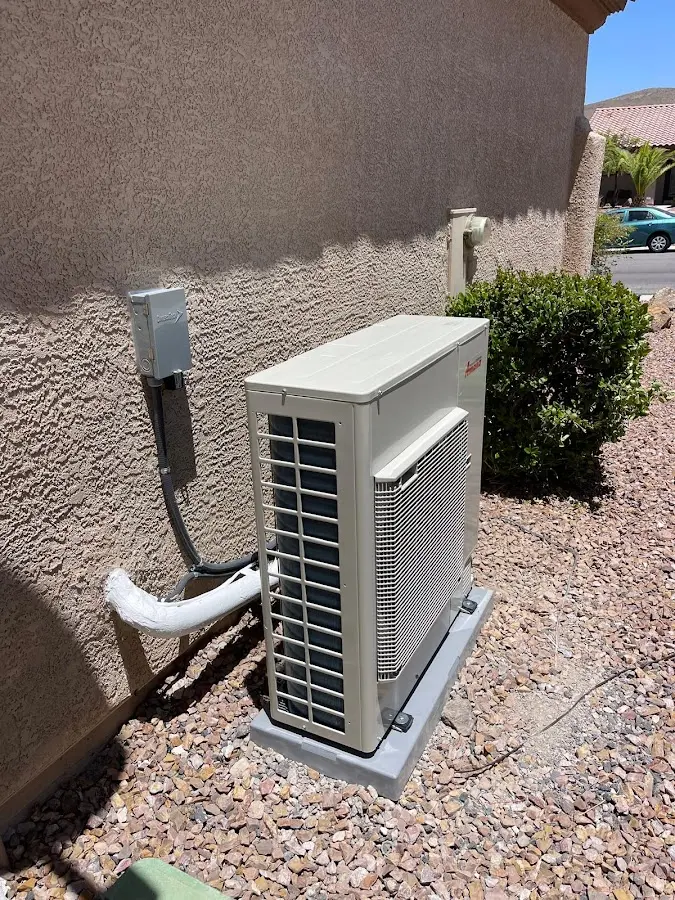 Residential air conditioning condenser unit in Bogota
